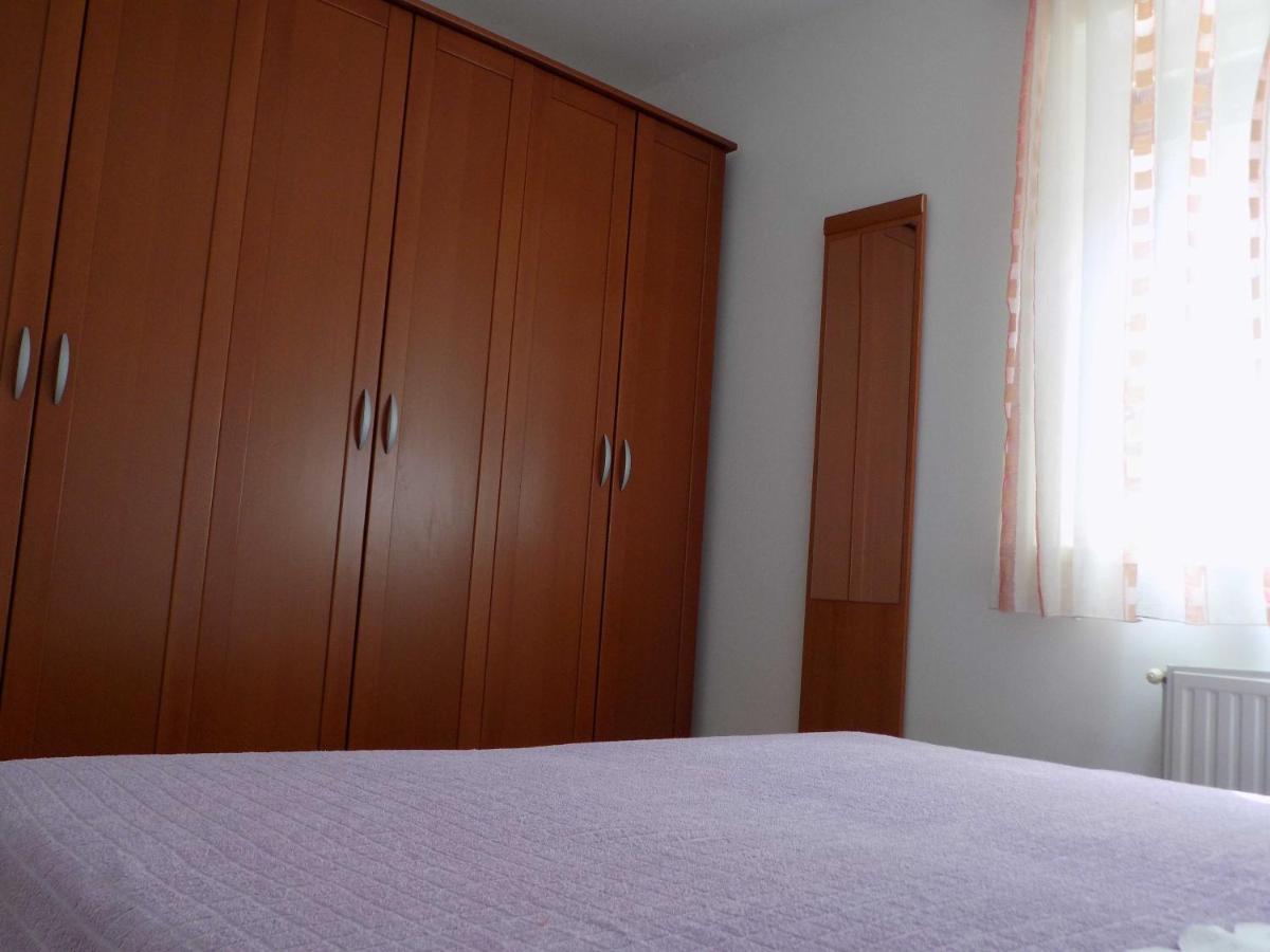 Apartman Borna 비르브닉 외부 사진